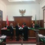 NENEK ELINA BERIKAN MAAF KEPADA TERDAKWA YASIN DAN SUGENG, SIDANG BERLANGSUNG PENUH KEHANGATAN